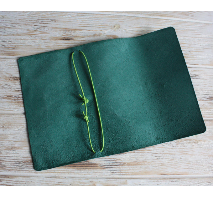 Green leather trifold Sterling Ink cover