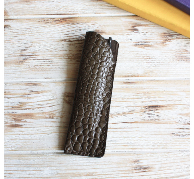 Leather flat pencil holder