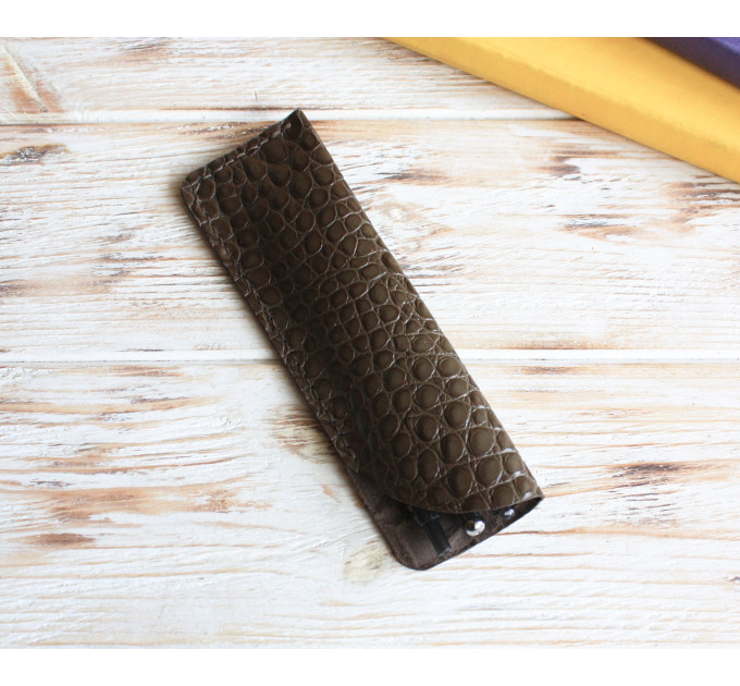Leather flat pencil holder