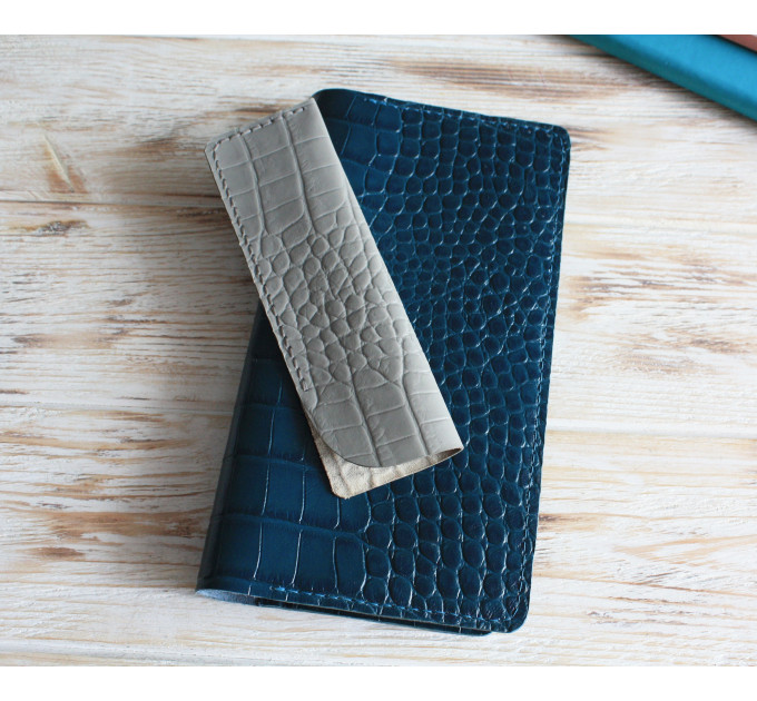 Gray leather flat pencil holder