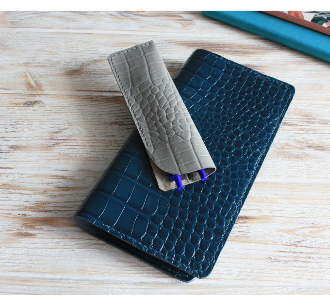 Leather flat pencil holder