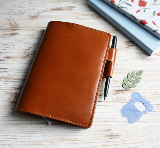 Brown leather Hobonichi techo cover A6