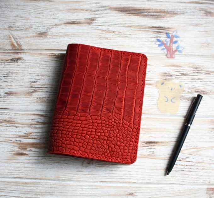 Red croco leather Wonderland222 cover